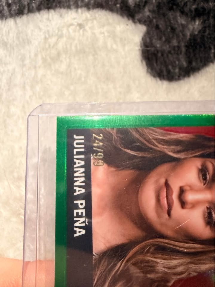 UFC Julianna Pena /99 Green Refractor Topps Chrome 2025 - photo 5