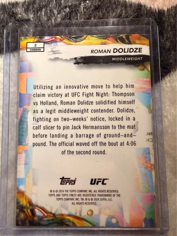 UFC Roman Dolidze /75 Gold Shimmer Topps Finest 2024 - photo 2