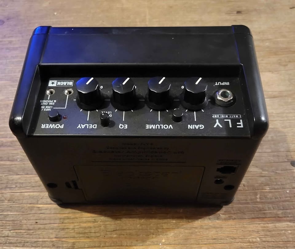 Blackstar FLY 3 mini guitar amplifier - photo 3