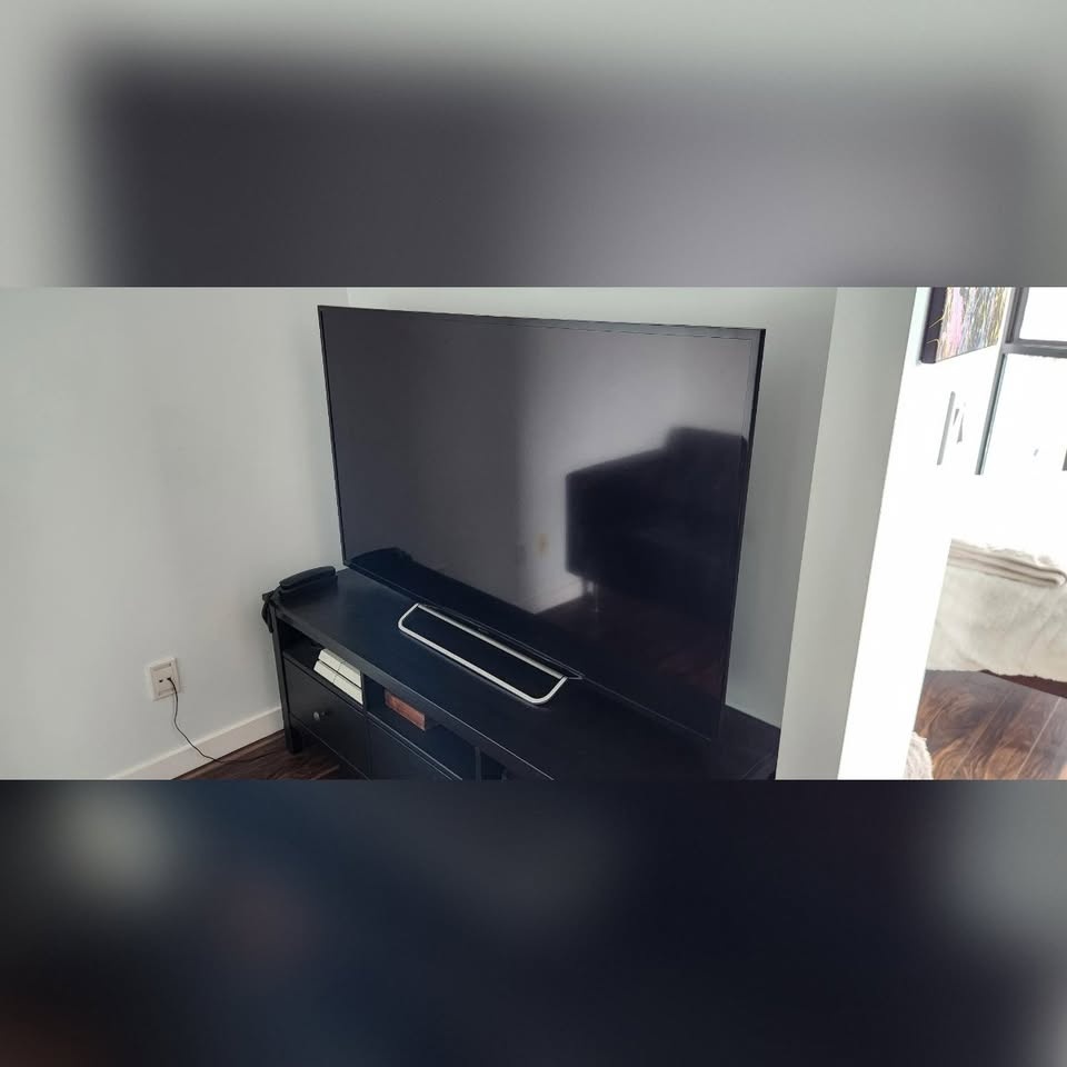 Sony 60" TV in great condition - photo 3