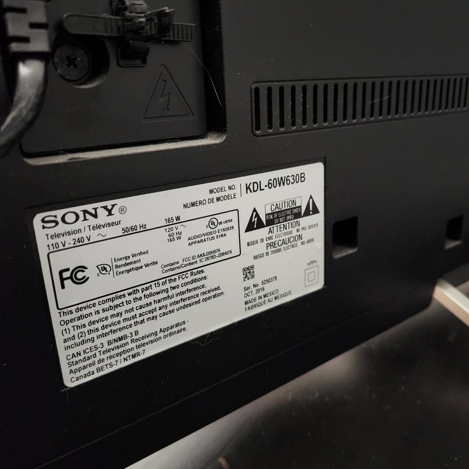 Sony 60" TV in great condition - photo 4