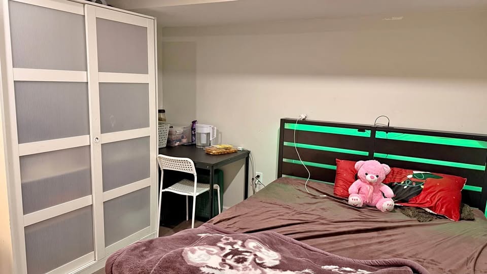 2 Beds 2 Baths - House