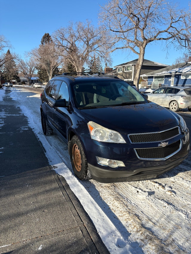 2012 Chev Traverse - 8 passenger