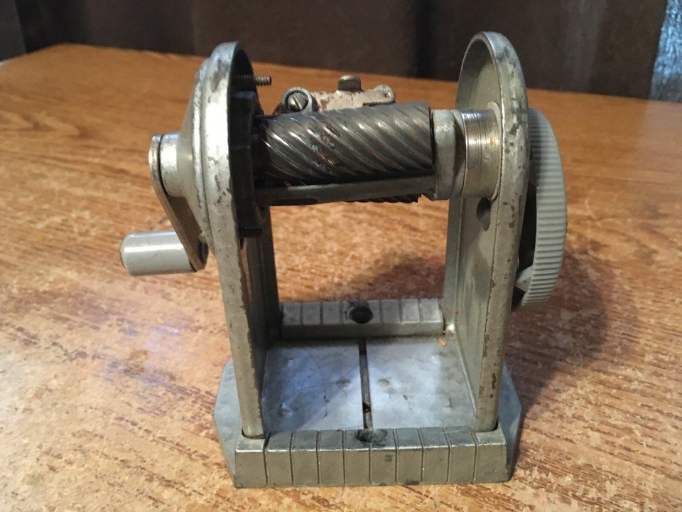 APSCO MANUAL PENCIL SHARPENER 6 HOLE STANDARD - photo 2