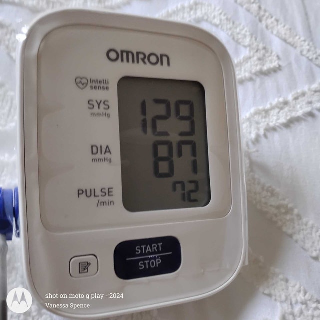 Omron Blood Pressure Monitor 3 Series 🌱 - photo 2