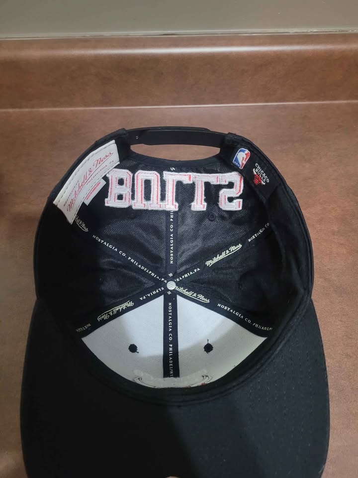 Chicago Bulls Mitchell & Ness Snapback - photo 3