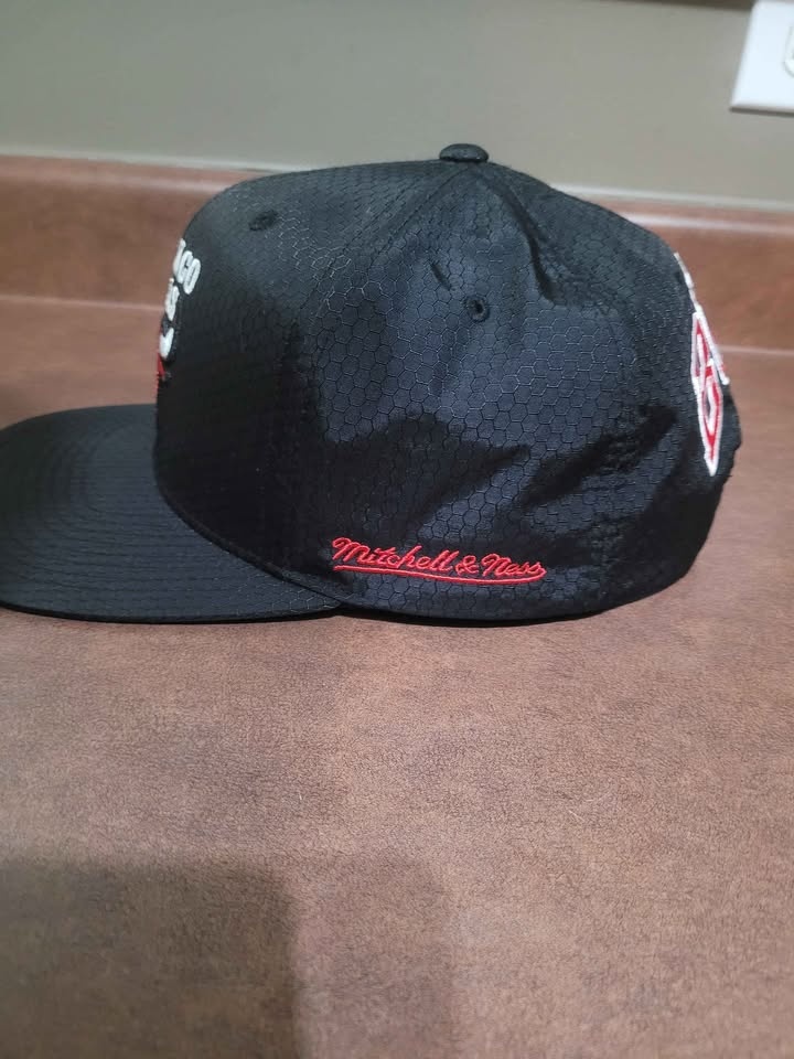 Chicago Bulls Mitchell & Ness Snapback - photo 4