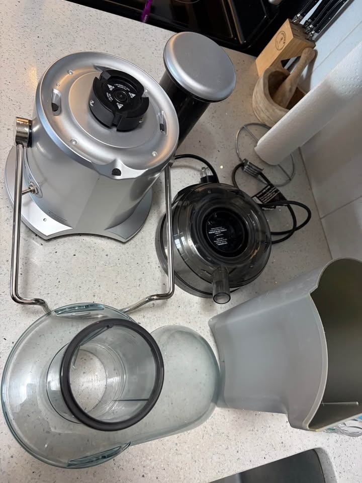 Moving Sale: Breville Juicer - photo 3