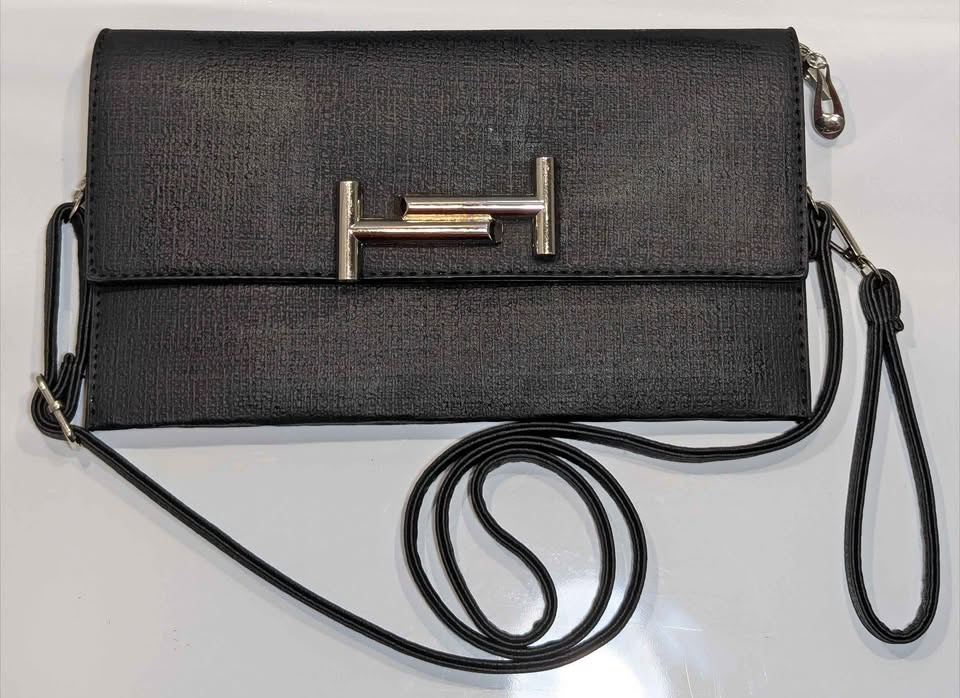 Crossbody/wristlet double t clasp