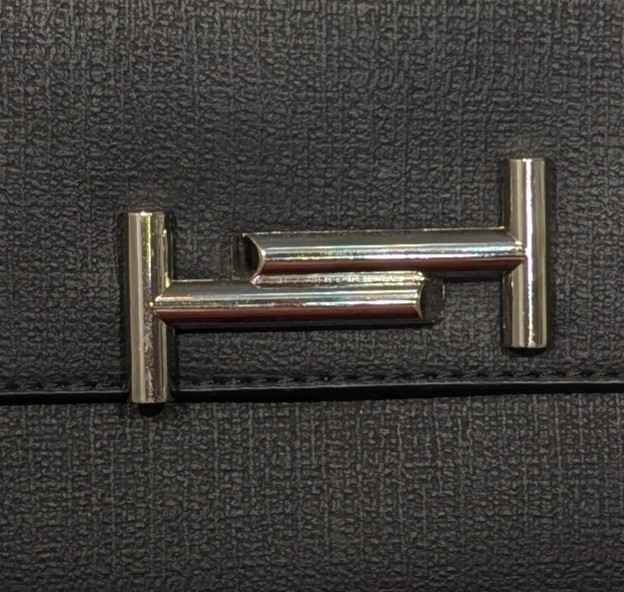 Crossbody/wristlet double t clasp - photo 4