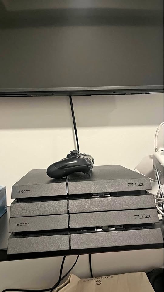 PS4 consoles, controller and games