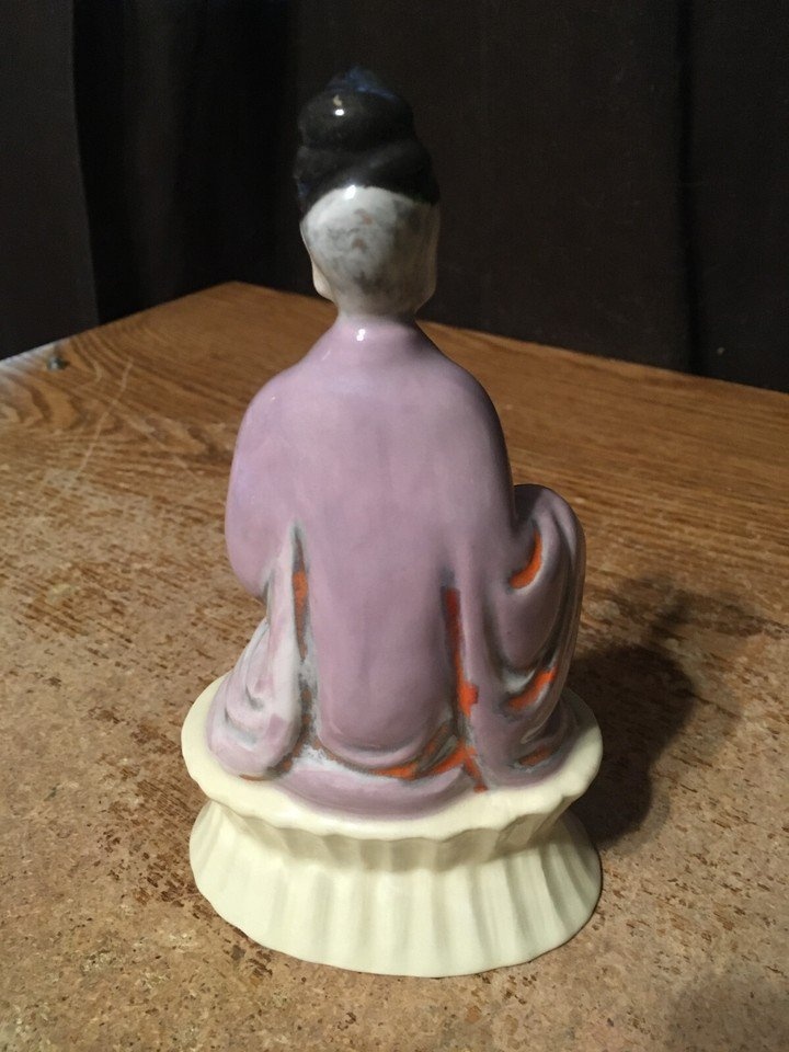 VINTAGE TRADITIONAL GEISHA SITTING LEGS CROSSED 7" - photo 2