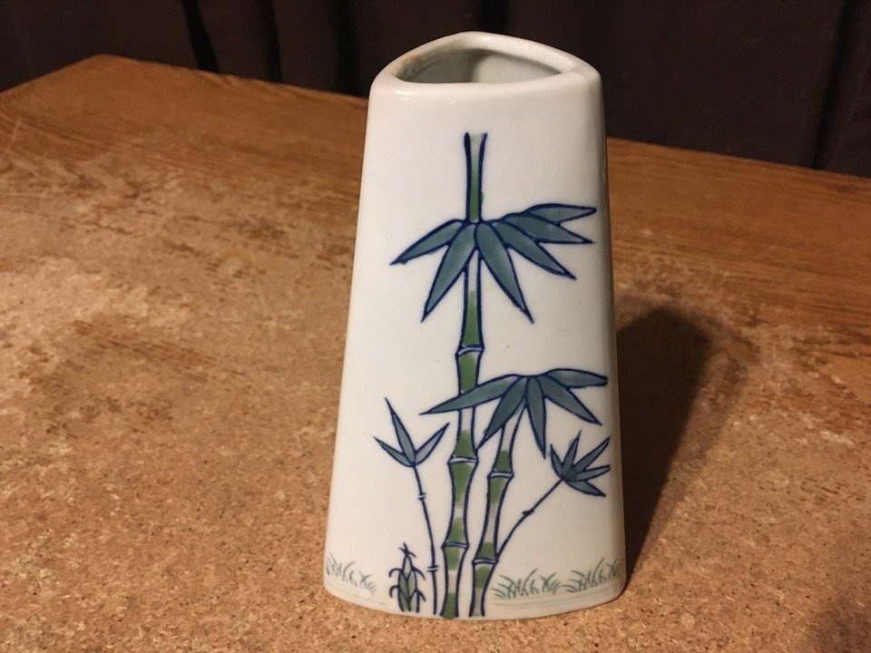 PANDA BEAR THEMED WITH BAMBOO TRIANGLE VASE 6.25'' ASIAN STYLE - photo 2