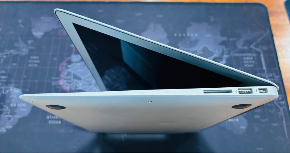 Apple Macbook Air 13” 2015 8GB 256GB Fully Functional - photo 4