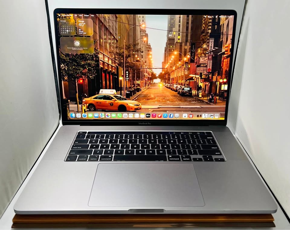 Apple MacBook Pro 💻 16” 2019 8-Core i9 16GB 1TB TouchBar