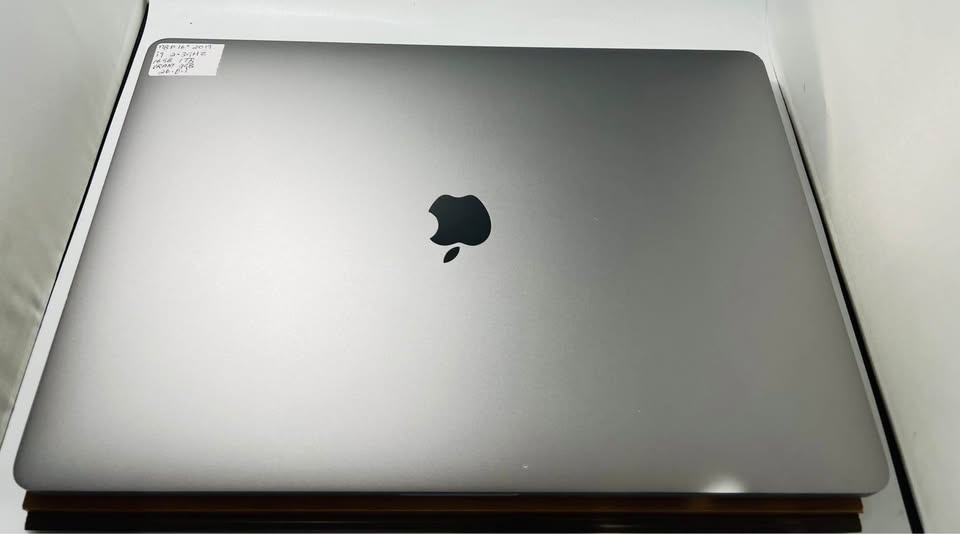 Apple MacBook Pro 💻 16” 2019 8-Core i9 16GB 1TB TouchBar - photo 2