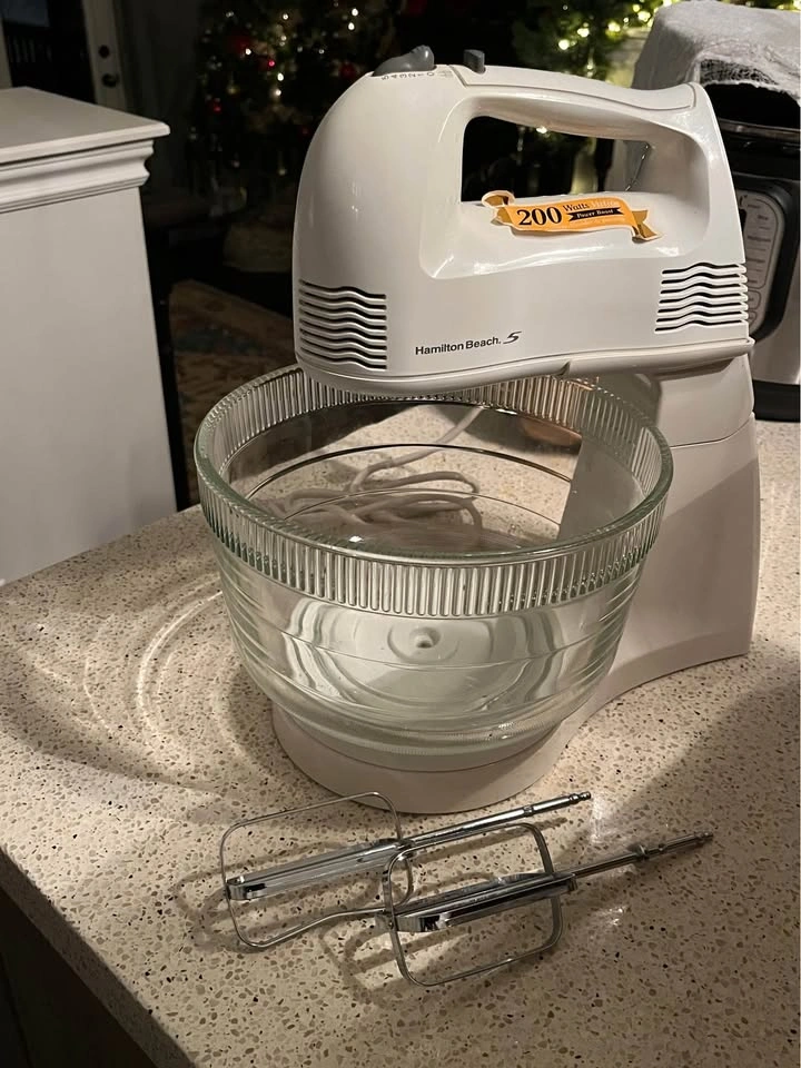 Hamilton Beach Stand Mixer - photo 2