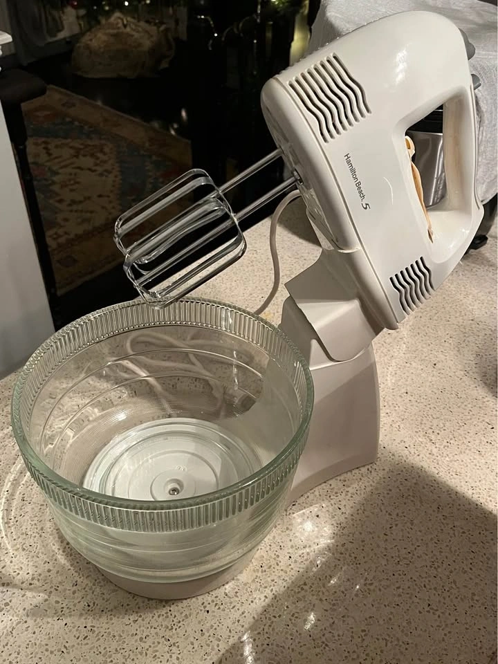 Hamilton Beach Stand Mixer - photo 3