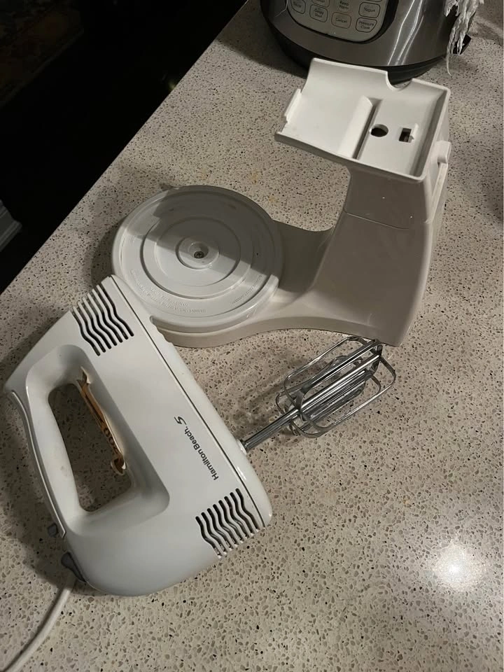Hamilton Beach Stand Mixer - photo 4