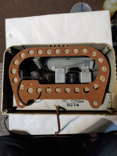 1940s Radiola 76ZX12 Mid Century Tube Radio - photo 5
