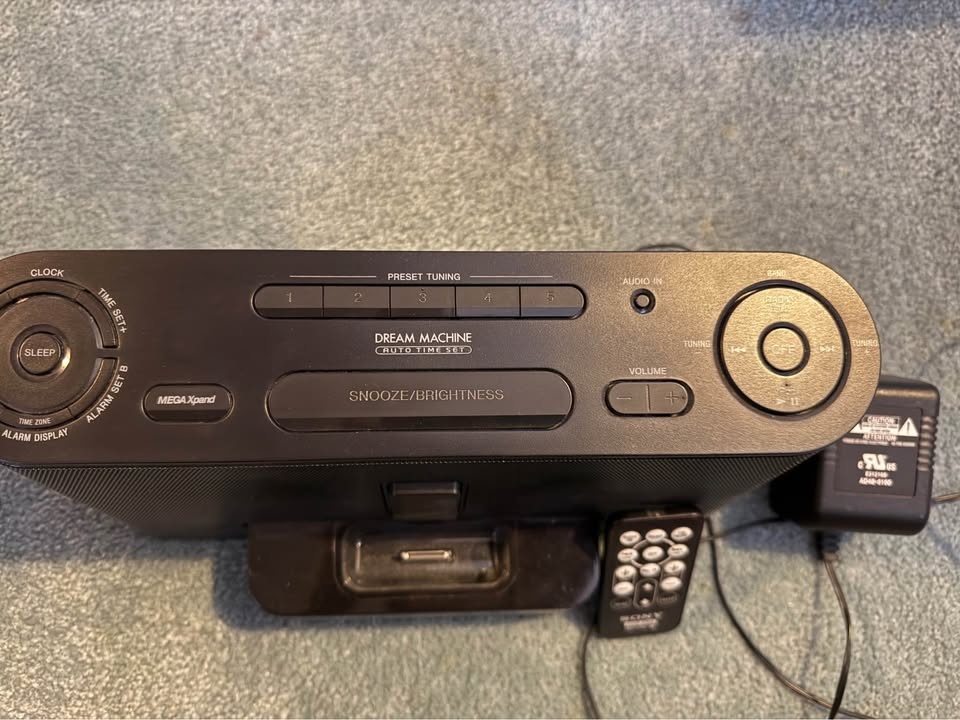 Sony Dream Machine Alarm Clock Radio - photo 2