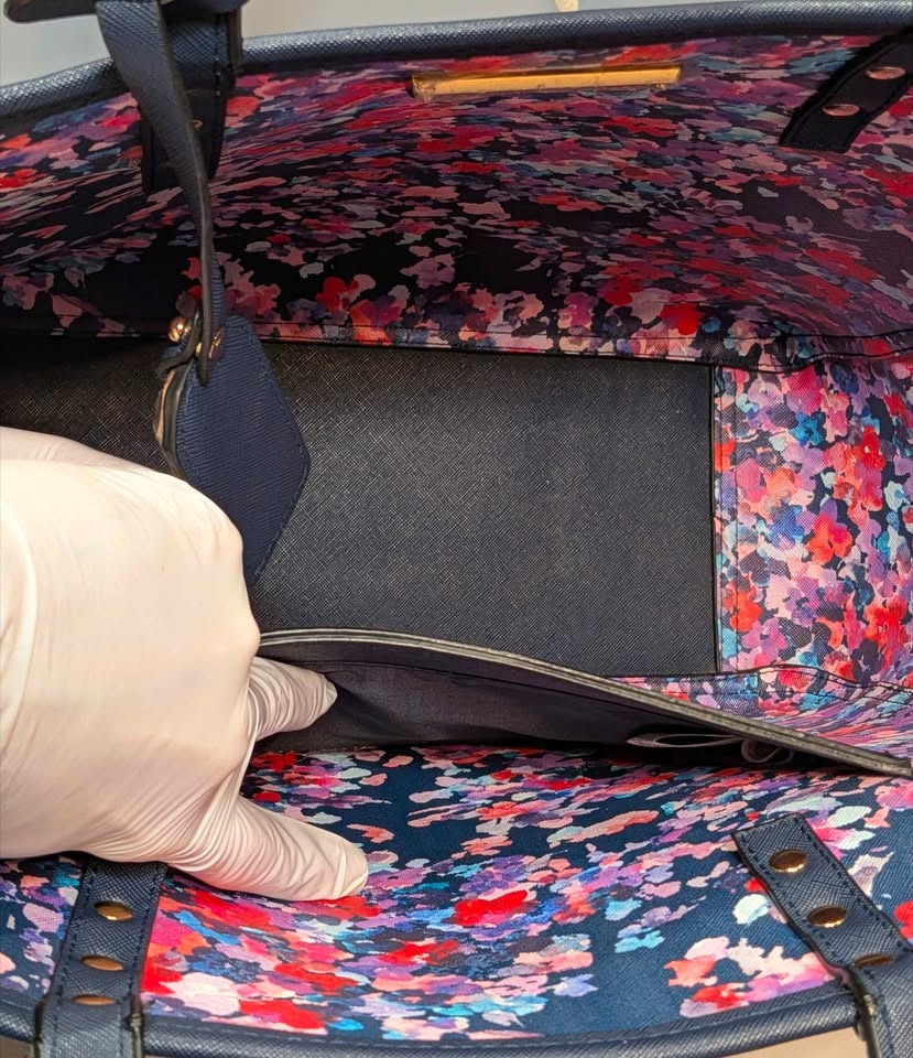 Poppy & Peonies Navy Saffiano vegan leather Tote - photo 4