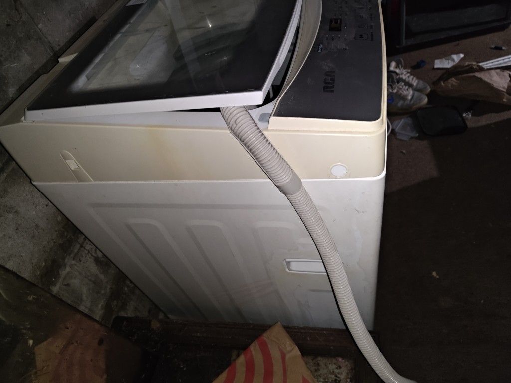 RCA Top Load Washing Machine (Connects To Faucet)