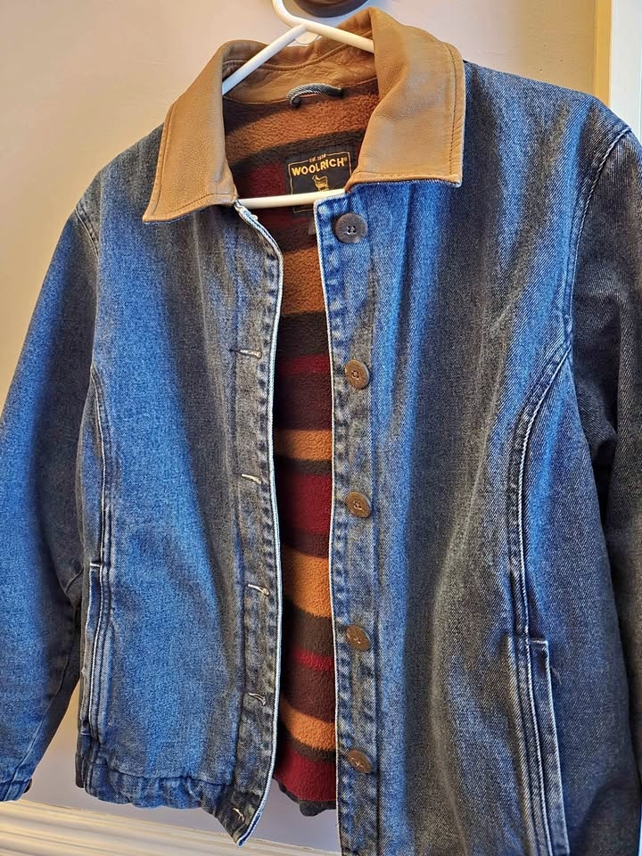 Woolrich chore coat medium (PENDING)