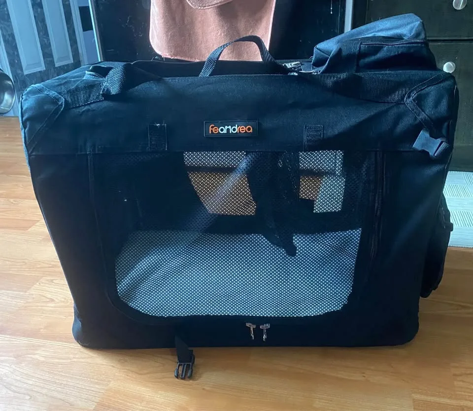 Collapsible, Portable Soft Pet Carrier image indicator(2)