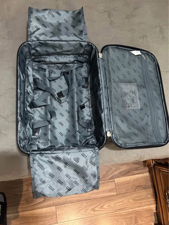Delta Airlines Worldline Brand Carry On Luggage - photo 3