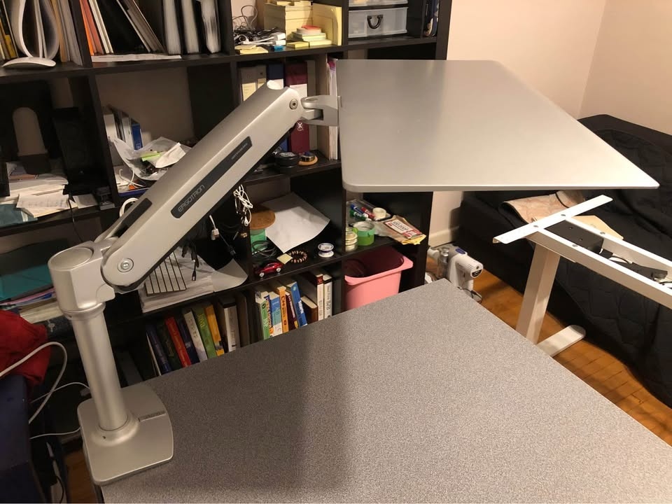 Very sturdy Ergotron desk laptop arm - photo 4