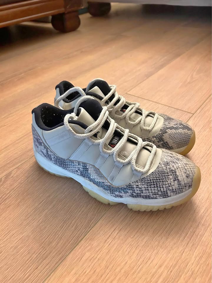 Air Jordan 11 Low “Light Bone” – Authentic