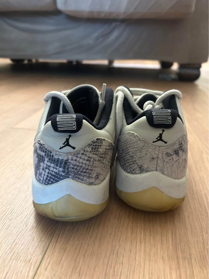 Air Jordan 11 Low “Light Bone” – Authentic - photo 2