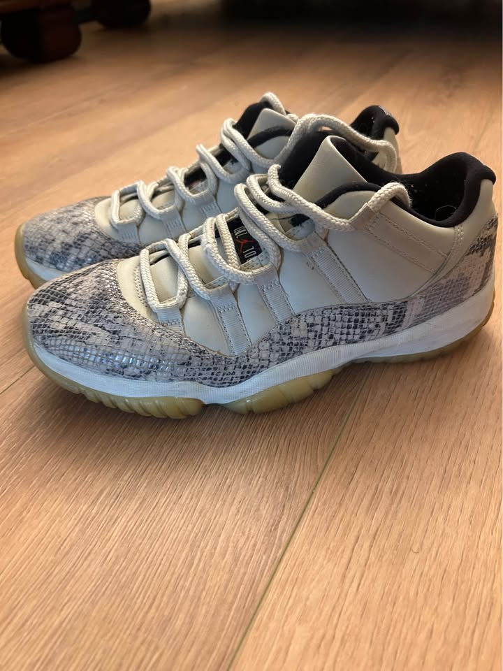 Air Jordan 11 Low “Light Bone” – Authentic - photo 3