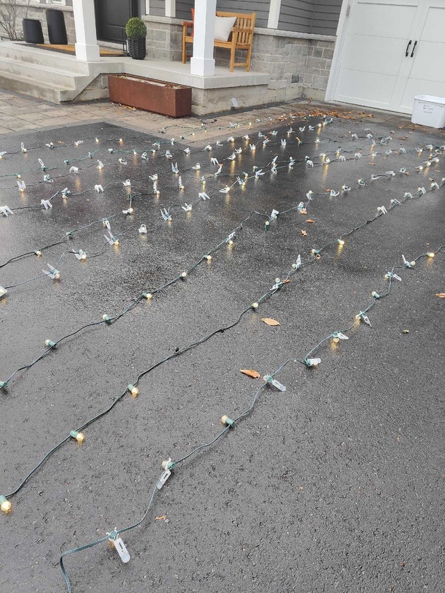 Christmas lights, house exterior - photo 3