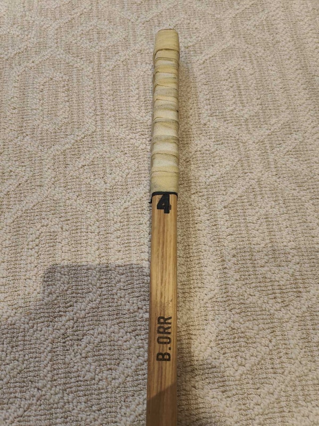 Bobby Orr autographed stick - photo 4