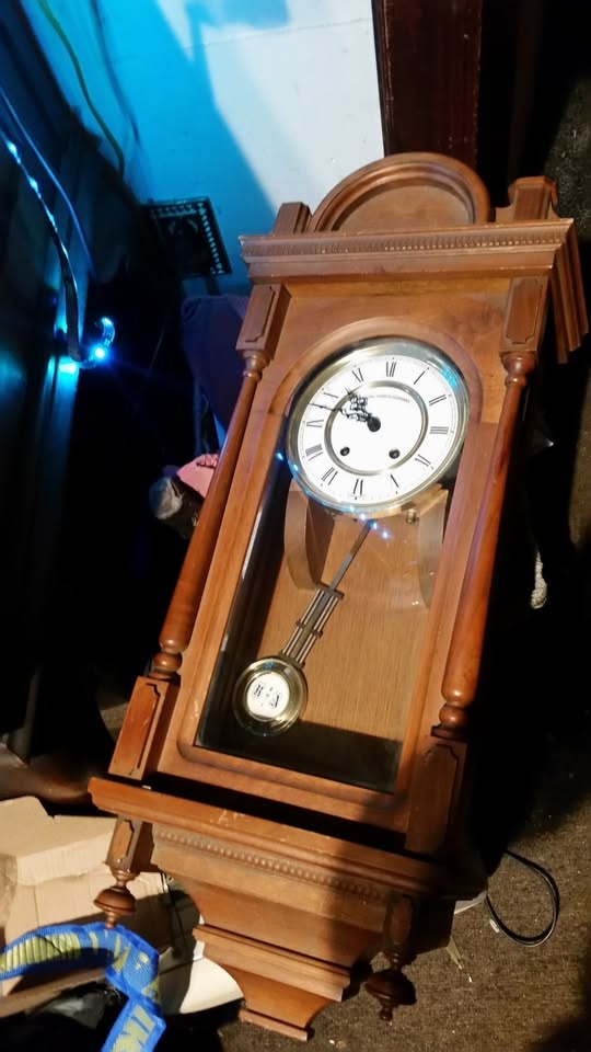VTG Wall Regulator Clocks Lot of 3 ...FOR PARTS OR REPAIR..... R - photo 2