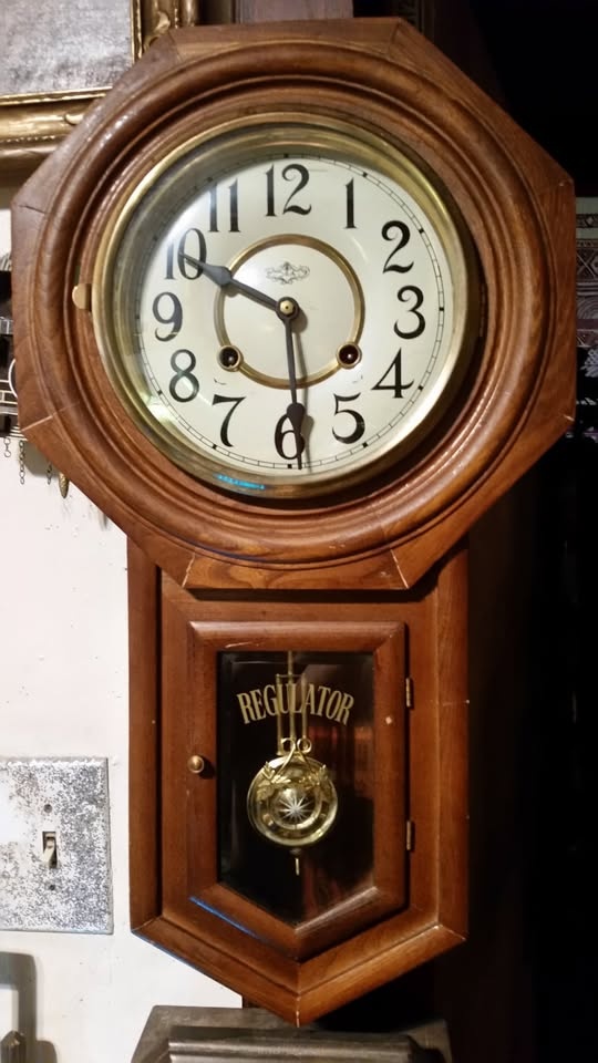 VTG Wall Regulator Clocks Lot of 3 ...FOR PARTS OR REPAIR..... R - photo 4