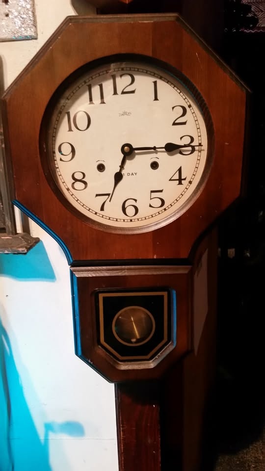 VTG Wall Regulator Clocks Lot of 3 ...FOR PARTS OR REPAIR..... R - photo 5