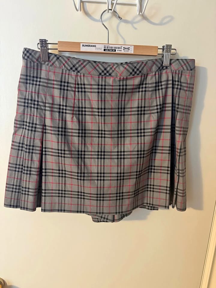Ladies Skort - Burberry Golf - Size 12 - Grey Plaid