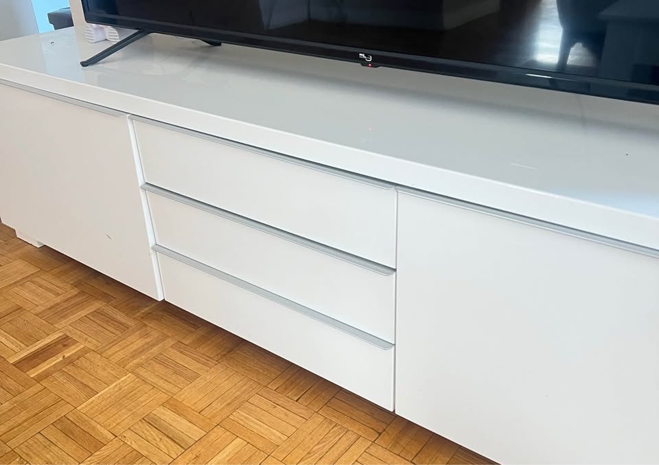 TV / Media Console - photo 2