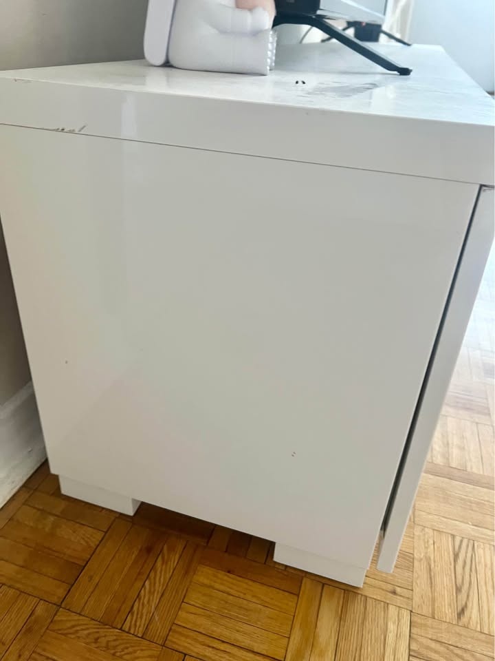 TV / Media Console - photo 3
