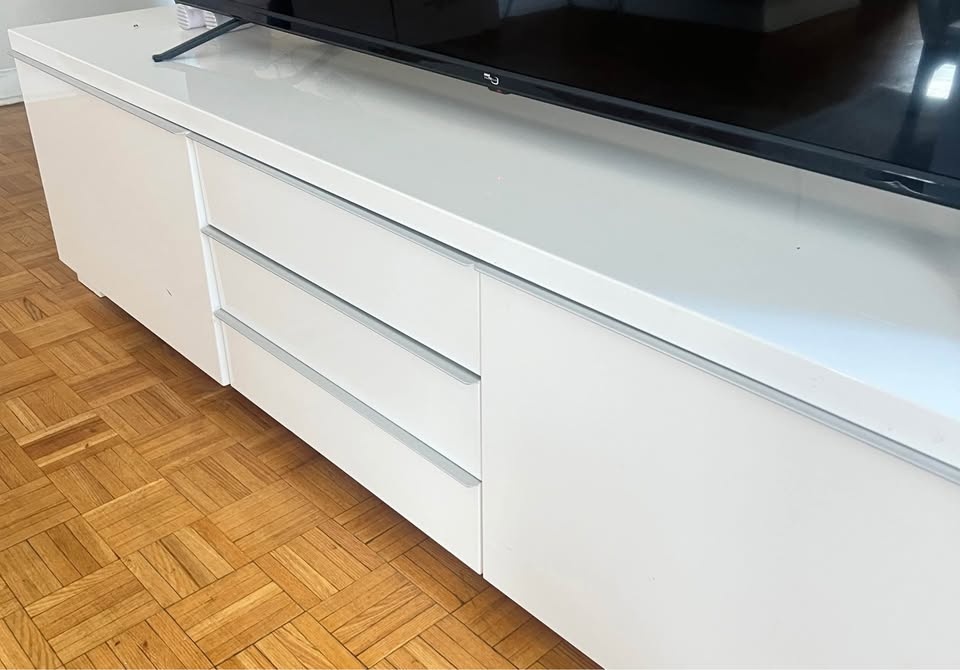 TV / Media Console - photo 4