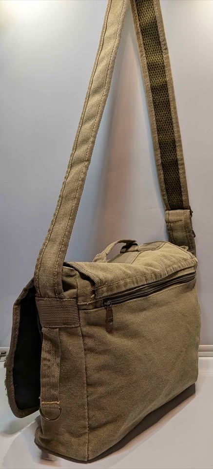 Y2K Vintage Diesel "Spare Parts" Messenger Bag - photo 3