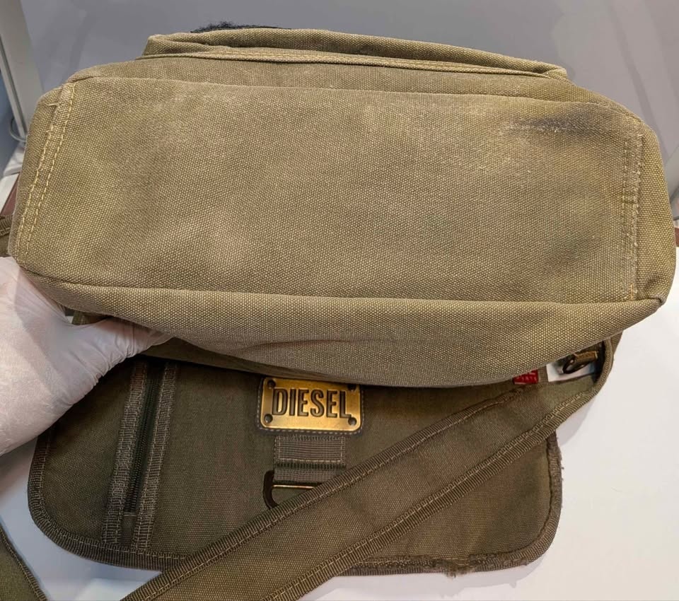 Y2K Vintage Diesel "Spare Parts" Messenger Bag - photo 4