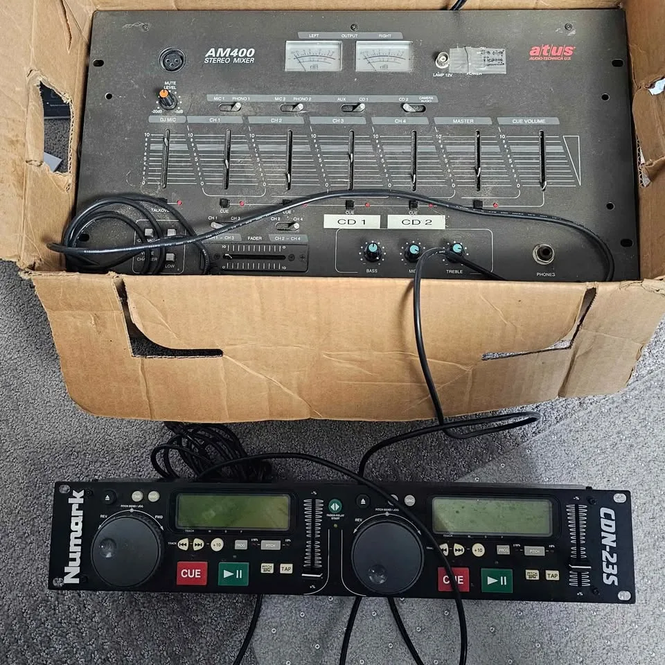VTG DJ set up Numark Duel CD Player + atus AM 400 Stereo Mixer image indicator(3)