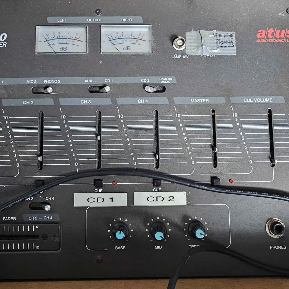 VTG DJ set up Numark Duel CD Player + atus AM 400 Stereo Mixer image indicator(5)