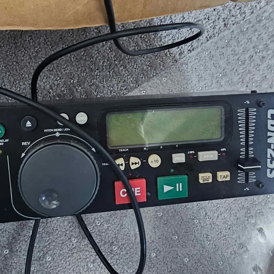 VTG DJ set up Numark Duel CD Player + atus AM 400 Stereo Mixer image indicator(9)