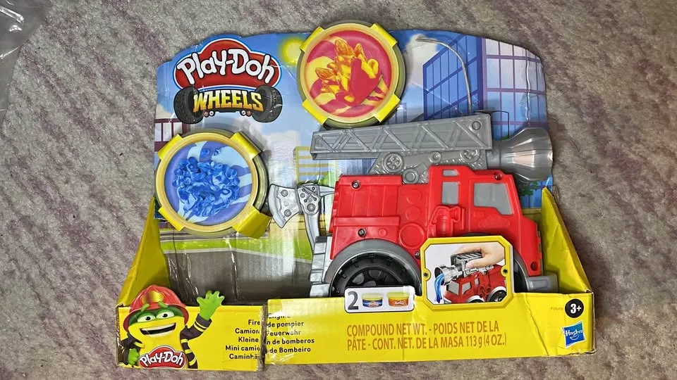 Hasbro Play-Doh Wheels Fire Engine Playset thumbnail