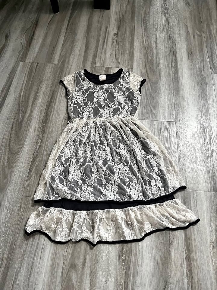 Girls dress